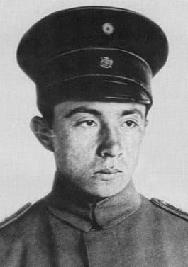 Portrait photograph of Chilean aviator Dagoberto Godoy, 1918.