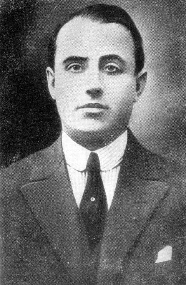 Portrait photograph of Argentine aviation pioneer Jorge Newbery.